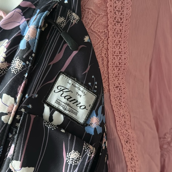 The Kamo Sling Bag With Adjustable Strap EUC - Picture 4 of 14